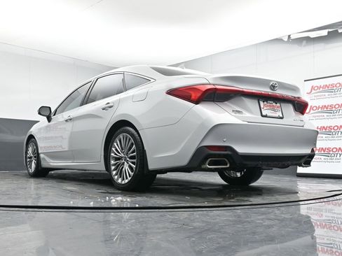 Used 2022 Toyota Avalon Limited image 39
