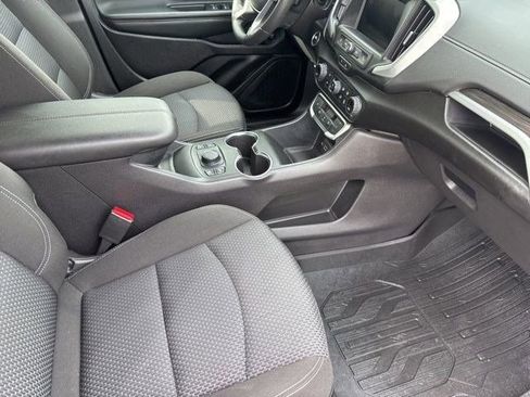 Used 2024 GMC Terrain SLE w/ Driver Convenience Package FWD image 39