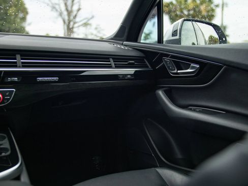 Used 2019 Audi Q7 3.0T Prestige AWD/4WD image 42