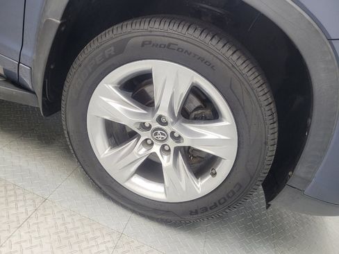 Used 2017 Toyota Highlander Limited image 31