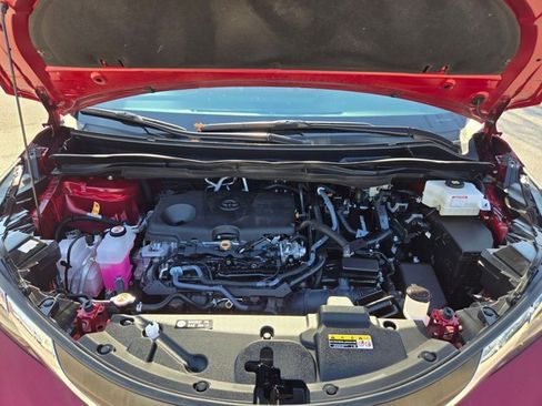 Used 2025 Toyota Sienna LE image 31