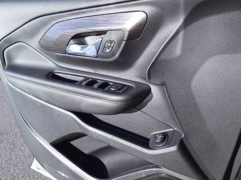 Certified 2023 GMC Terrain SLE w/ Driver Convenience Package image 12