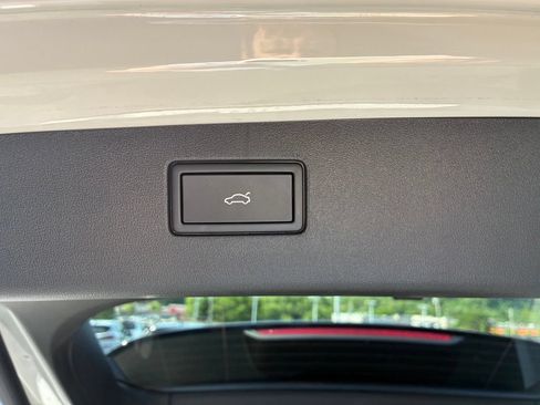 Used 2025 Volkswagen Tiguan SE R-Line AWD/4WD image 14