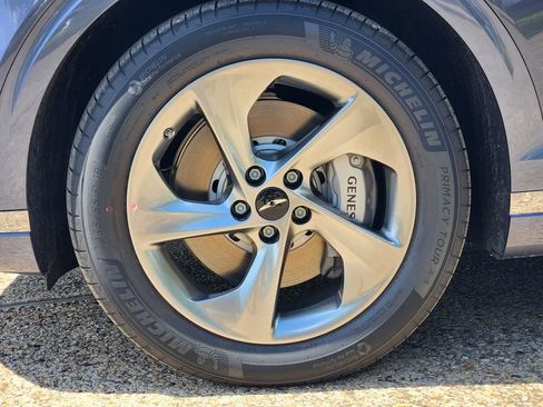 New 2026 Genesis GV70 2.5T AWD/4WD image 9