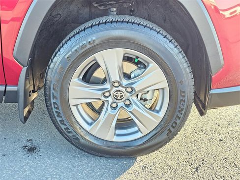 Used 2024 Toyota RAV4 XLE w/ Convenience Package image 9