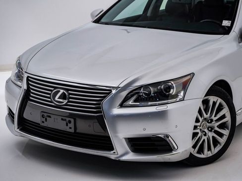 Used 2013 Lexus LS 460 AWD w/ Comfort Pkg image 4