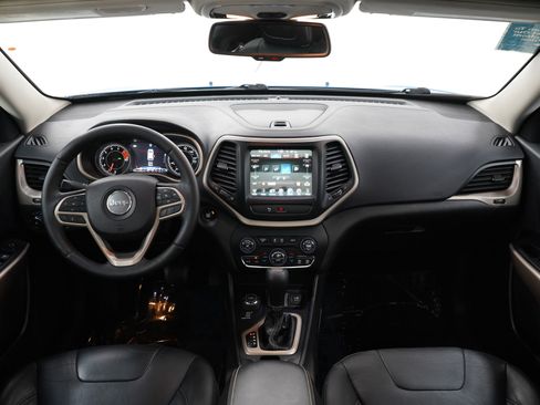 Used 2018 Jeep Cherokee Limited w/ High Altitude Package AWD/4WD image 13