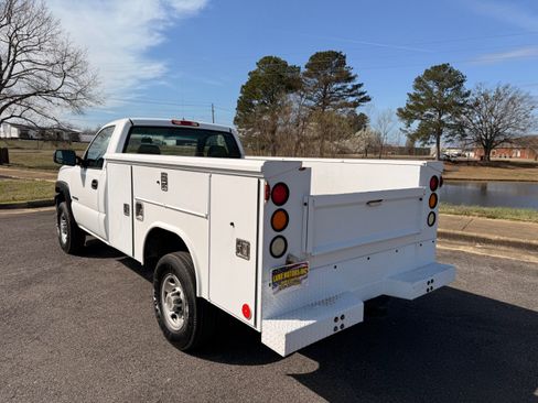 Used 2005 Chevrolet Silverado 2500 W/T image 3