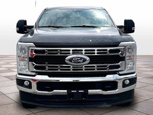Used 2025 Ford F250 XLT w/ F-250 >10K GVWR Package AWD/4WD image 3