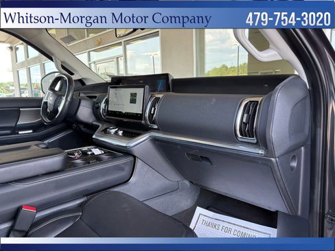 Used 2025 Ford Expedition Platinum w/ Driver's Package AWD/4WD image 16