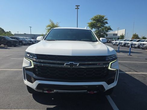 Used 2021 Chevrolet Tahoe Z71 w/ Luxury Package AWD/4WD image 3