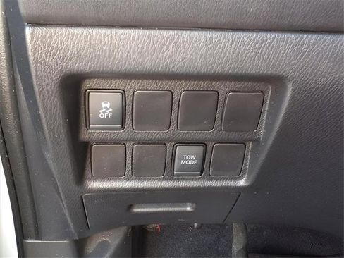 Used 2020 Nissan Pathfinder S image 21