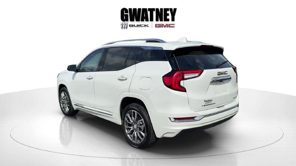 Used 2023 GMC Terrain Denali w/ Denali Premium Package AWD/4WD image 7