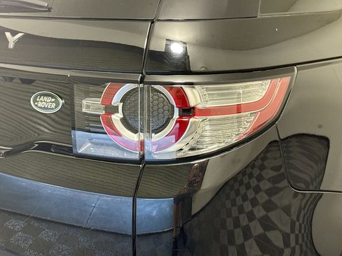 Used 2019 Land Rover Discovery Sport HSE AWD/4WD image 33
