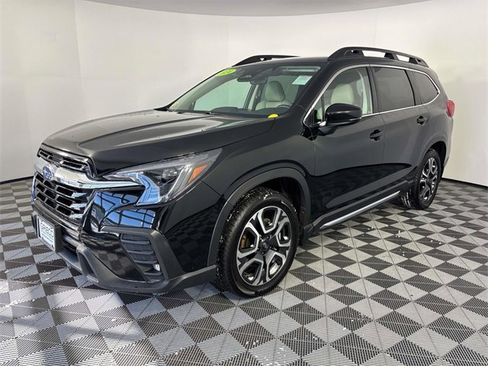 Used 2024 Subaru Ascent Limited image 4