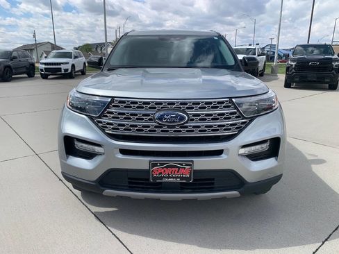 Used 2024 Ford Explorer Limited AWD/4WD image 4