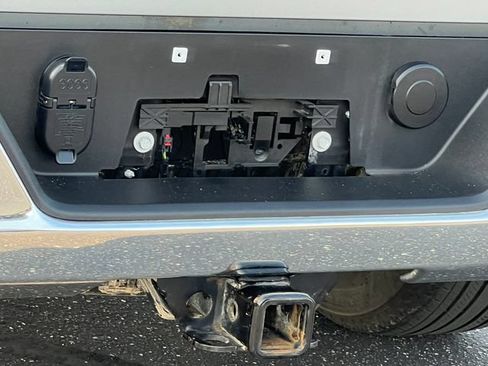 Used 2024 Chevrolet Silverado 1500 LT AWD/4WD image 6