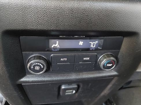 Used 2023 Chevrolet Traverse LS AWD/4WD image 21