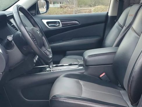 Used 2020 Nissan Pathfinder SL image 8