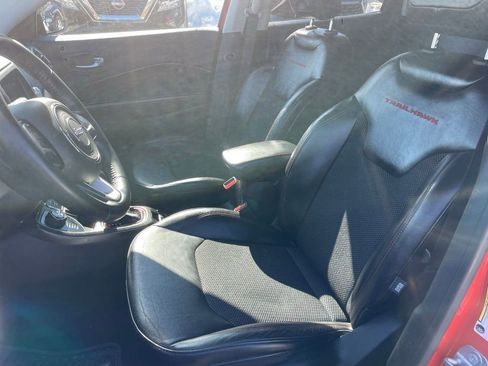 Used 2017 Jeep Compass Trailhawk image 6
