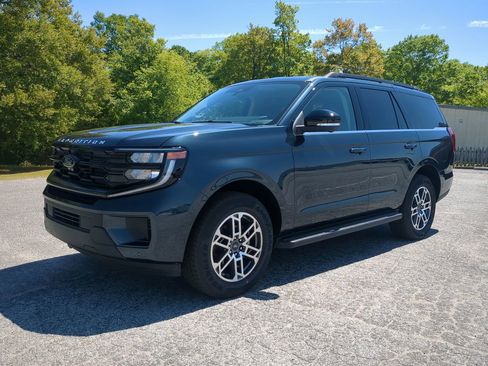 New 2026 Ford Expedition Active RWD image 6