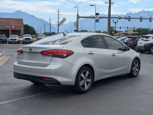 Used 2018 Kia Forte LX w/ LX Popular Package FWD image 4