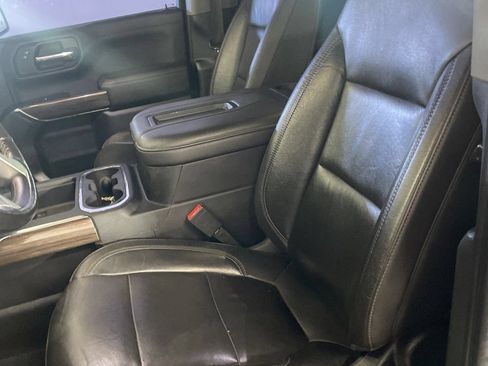 Used 2020 Chevrolet Silverado 1500 LT Trail Boss AWD/4WD image 3