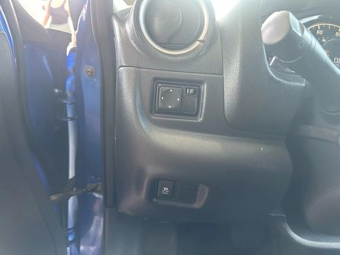 Used 2015 Nissan Versa Note SR image 19