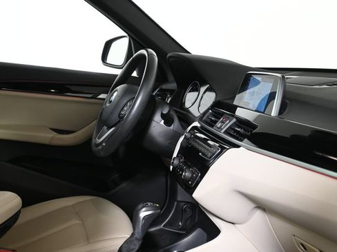 Used 2019 BMW X1 xDrive28i w/ Convenience Package AWD/4WD image 8
