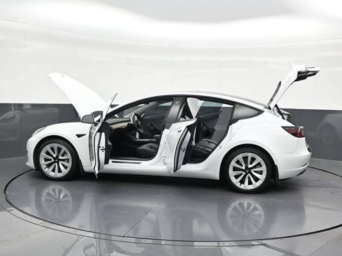 Used 2021 Tesla Model 3 Long Range AWD/4WD image 32