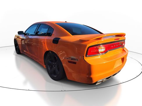 Used 2014 Dodge Charger R/T w/ Blacktop Package RWD image 6