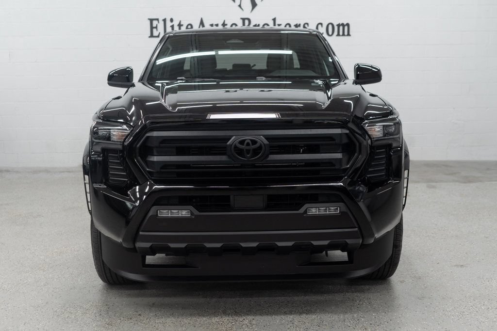 Used 2025 Toyota Tacoma SR5 AWD/4WD image 3
