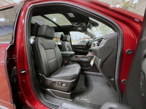 Certified 2024 GMC Yukon XL Denali w/ Advanced Technology Package AWD/4WD image 15