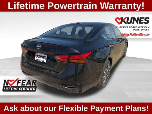 Used 2025 Nissan Altima 2.5 SV FWD image 4