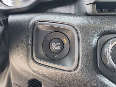 Used 2024 Jeep Wrangler Unlimited Sport AWD/4WD image 18