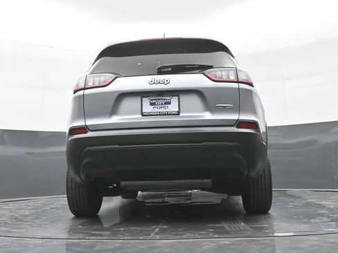 Used 2020 Jeep Cherokee Latitude w/ Cold Weather Group FWD image 38