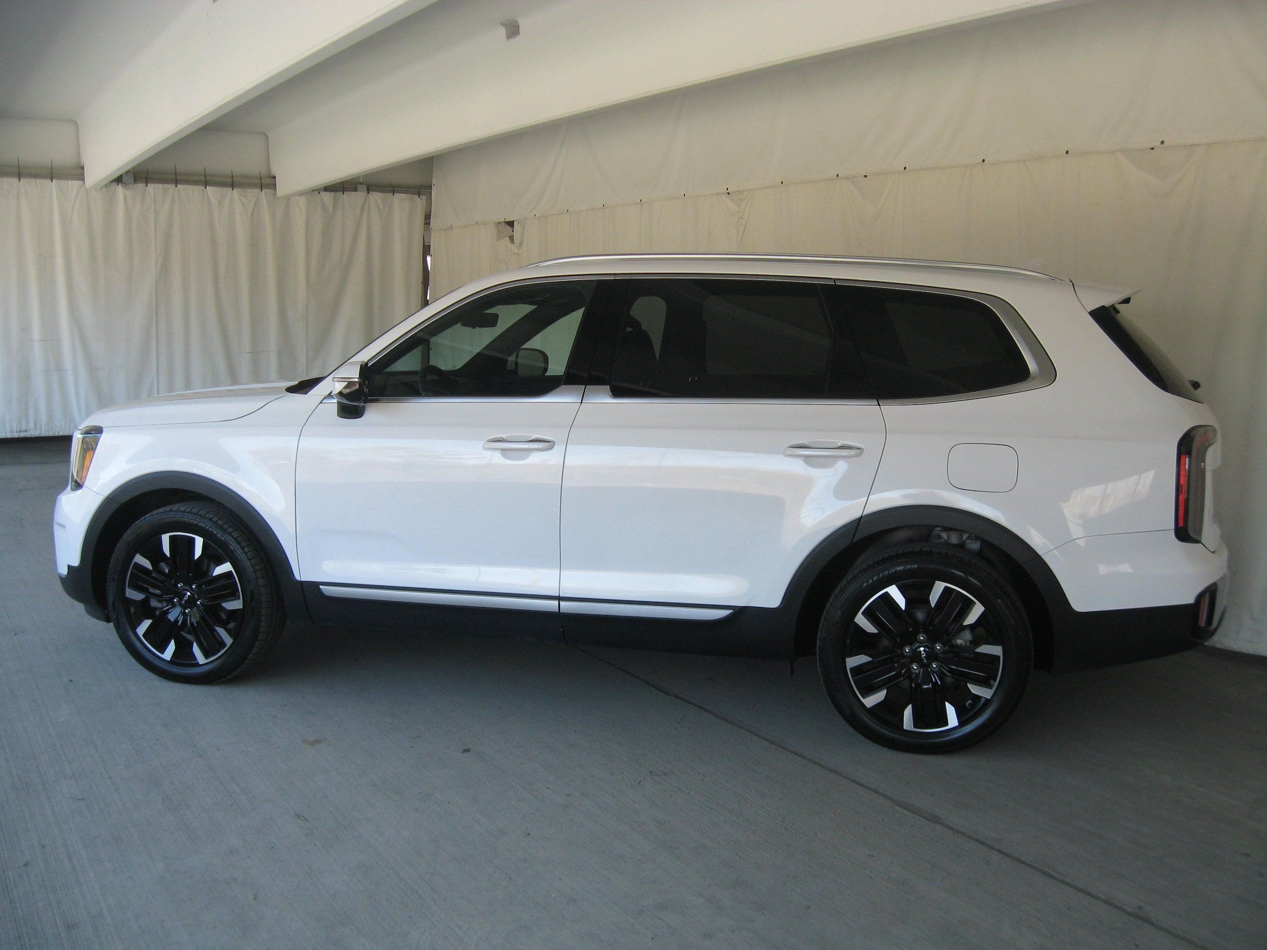 Certified 2024 Kia Telluride SX Prestige AWD/4WD image 23