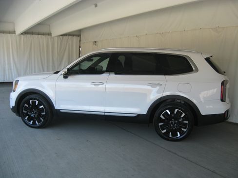Used 2024 Kia Telluride SX Prestige image 23