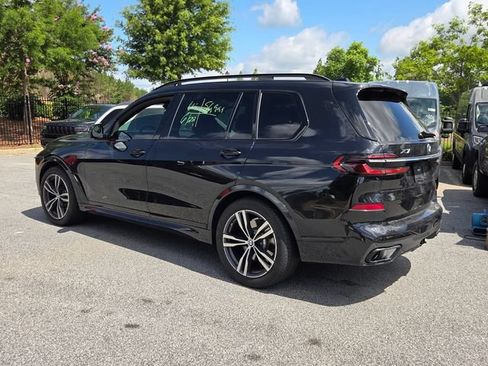 Used 2023 BMW X7 xDrive40i w/ M Sport Package AWD/4WD image 4