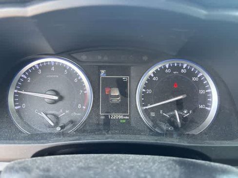 Used 2017 Toyota Highlander XLE FWD image 13