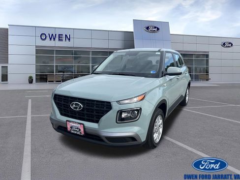 Used 2025 Hyundai Venue SE FWD image 1