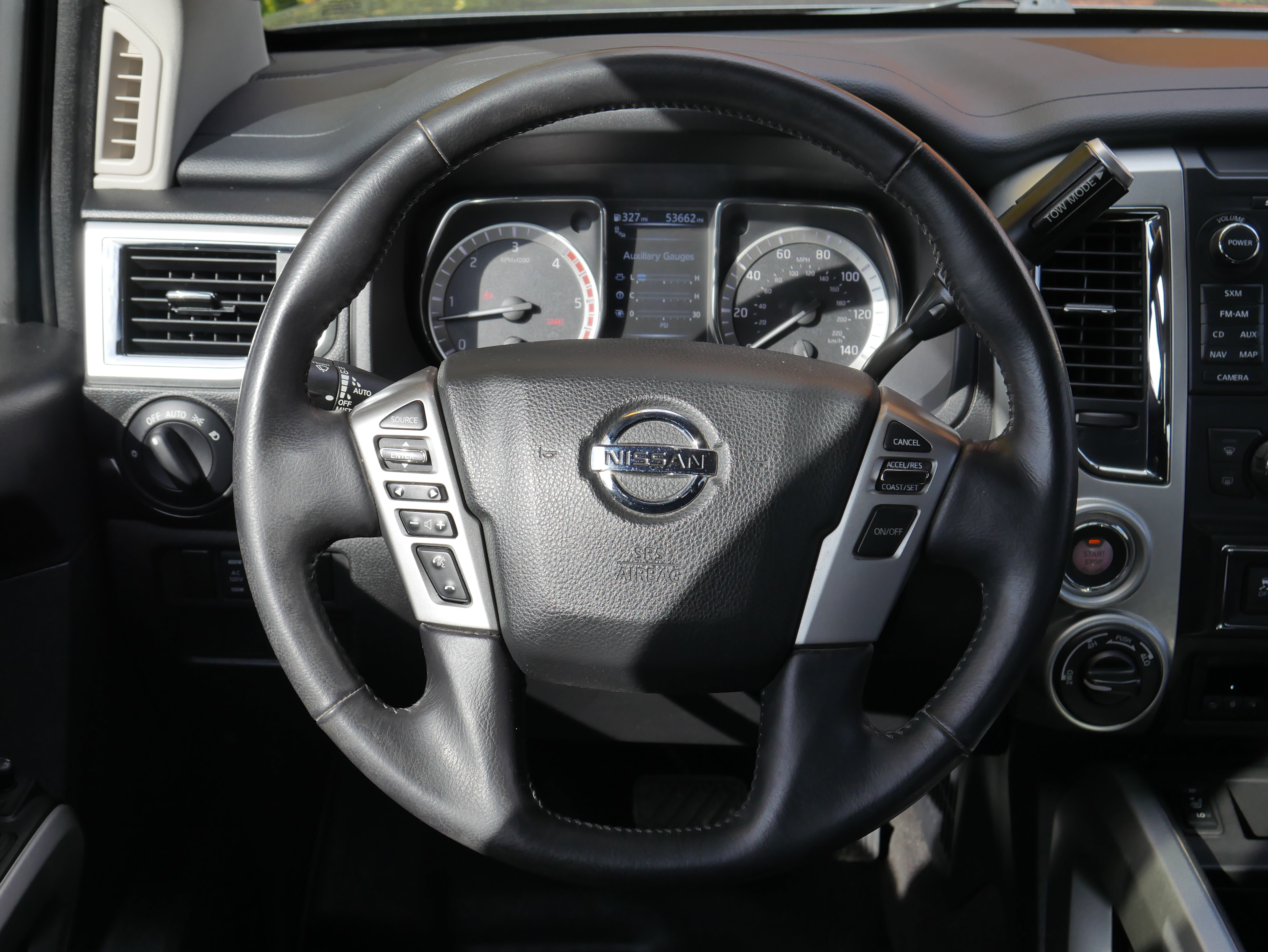 Used 2018 Nissan Titan SV w/ SV Convenience Package AWD/4WD image 6