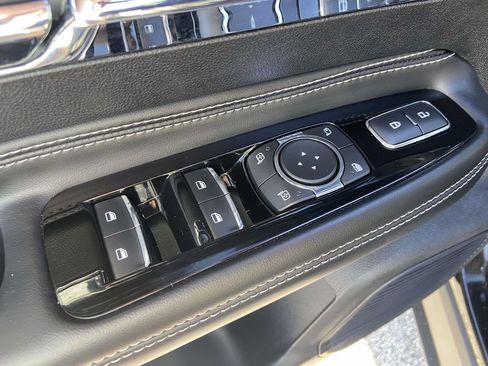 Used 2021 Lincoln Corsair AWD w/ Premium Package image 19