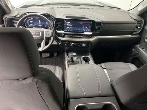 Certified 2024 GMC Sierra 1500 Elevation w/ Preferred Package AWD/4WD image 4