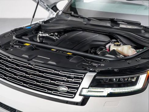 New 2025 Land Rover Range Rover Long Wheelbase Autobiography image 10