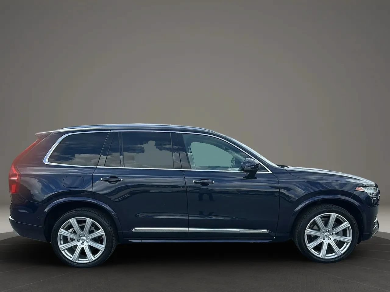Used 2017 Volvo XC90 T6 Inscription w/ Vision Package AWD/4WD image 14