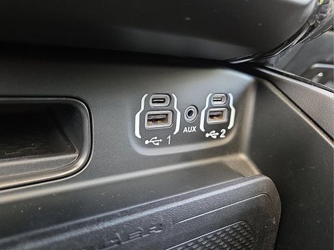 Used 2024 RAM 2500 Limited AWD/4WD image 22