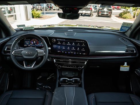 New 2026 Chevrolet Traverse Z71 w/ Enhanced Driving Package image 14