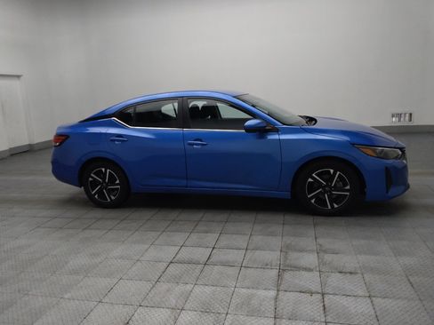 Used 2025 Nissan Sentra SV FWD image 11