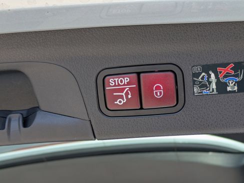 Used 2025 Mercedes-Benz GLE 53 AMG AMG GLE 53 image 14